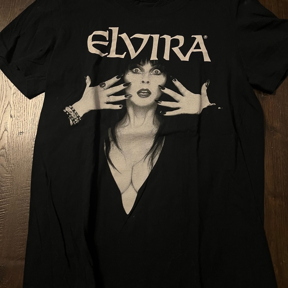 Kreepsville 666 Elvira T-Shirt-size small